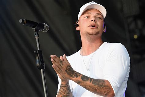 Kane Brown Leads Countrys 2018 American Music Awards Nominees