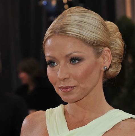 19 Kelly Ripa Haircut Zeffzactaj