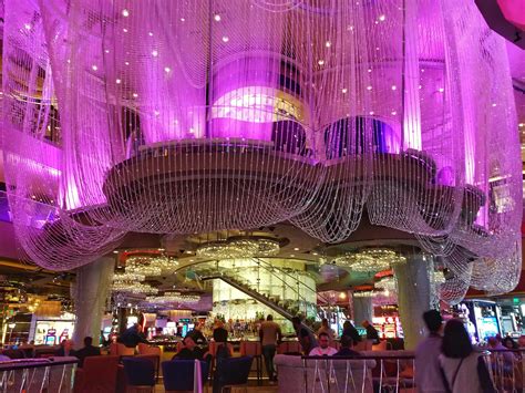 Fun Things To Do In Las Vegas For Couples The Chandelier Lounge Las