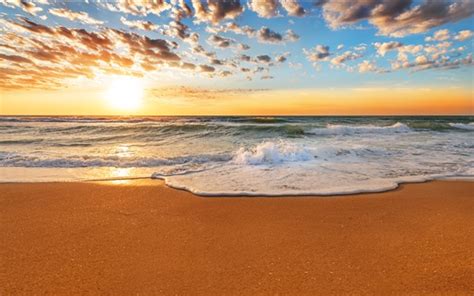 壁紙 サンセットビーチ、砂、波、雲、空 3840x2160 Uhd 4k 無料のデスクトップの背景 画像