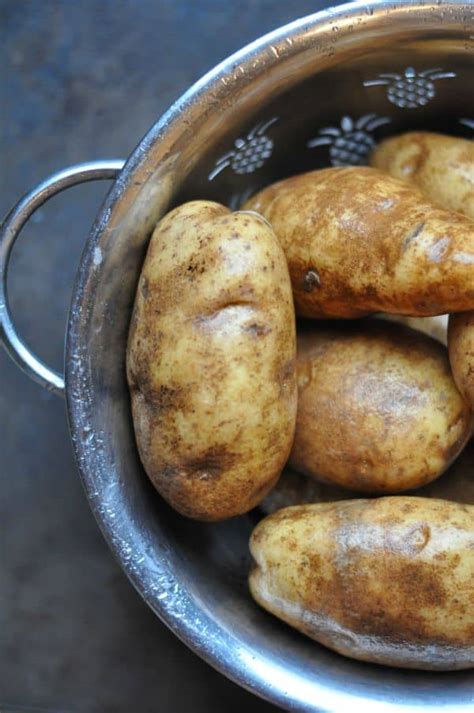 How to make crock pot baked potatoes. Crock Pot Baked Potatoes - Dining with Alice