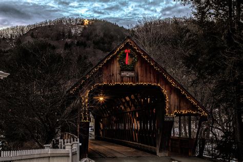 Christmas Star Above Woodstock Covered Bridge Photograph By Jeff Folger
