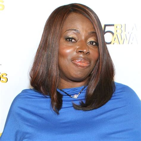 Singer Angie Stone Arrested After Allegedly Knocking Out Her Daughters Front Teeth During A