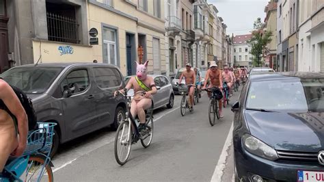 No Bulge On Twitter Rt Naked Hiker Wnbr Brussels Https T Co