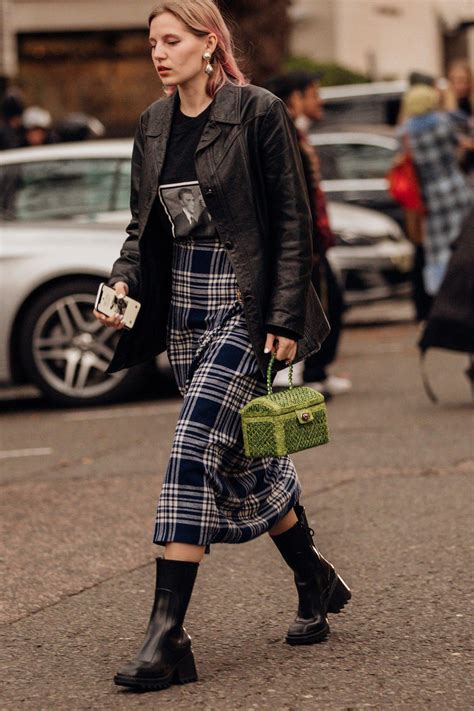 The Best Street Style From Paris Fashion Week S Spring Shows Artofit