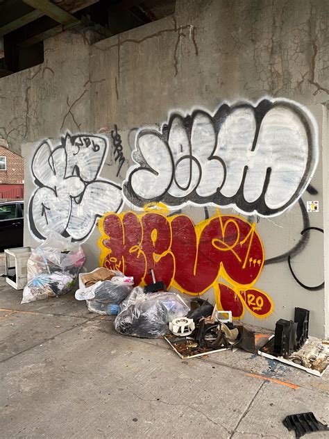 Nypd 25th Precinct On Twitter Another Graffiti Clean Up Today In