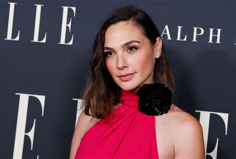 Gal Gadot Finally Acknowledges Her Viral Pandemic Cover Of “imagine” Was In “poor Taste
