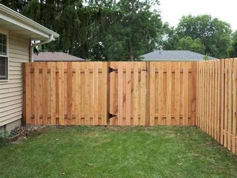 Looking for privacy fence ideas? Inexpensive Privacy Fence Ideas - DECOREDO
