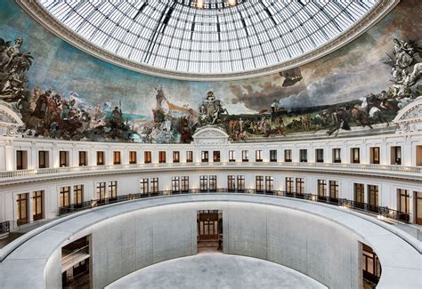 The bourse de commerce has a circular plan with an iconic rotunda at its center. Architect Tadao Ando Transformed Paris' Bourse de Commerce ...