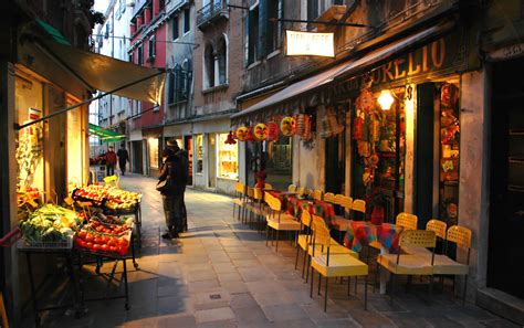 Cerca la tua casa del gusto tra le offerte e gli eventi. The different types of restaurants in Italy | Italiarail