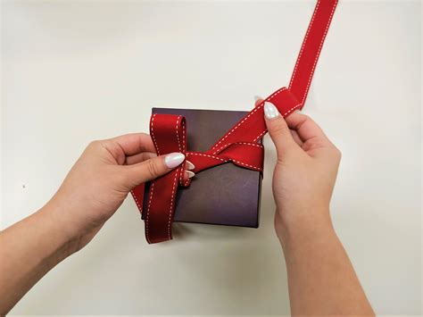 3 Ways To Tie A Ribbon Around A Box Ribbon Canada