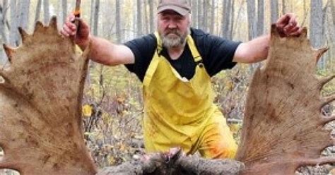 Possible World Record Size Moose Shot In Yukon Video Huffpost Canada