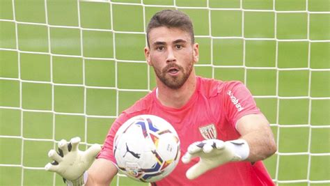 Latest on athletic bilbao goalkeeper unai simón including news, stats, videos, highlights and more on espn. Unai Simón debuta con España en un 'once' con pinta de ...