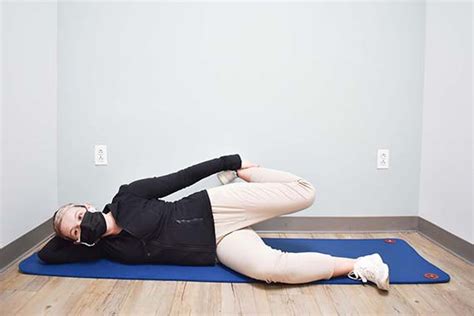 Four Hip Flexor Stretches To Relieve Tightness From A Pt Hss