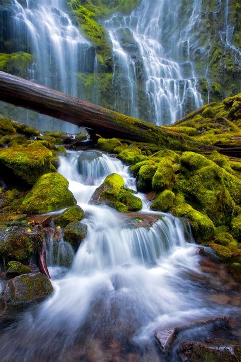15 Beautiful Waterfalls From Around The World Most Beautiful