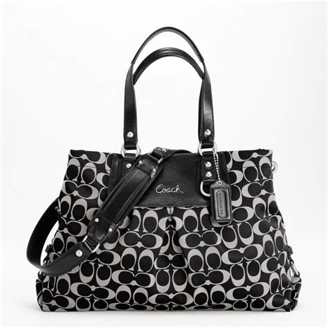 Our coach store in malaysia offers fashionable coach handbags, bags, wallets, premium leather goods, business cases, footwear, watches, scarves, jewellery for nearly 70 years, coach has thrived in the heart of new york's fashion district in manhattan. Coach Handbags Outlet 2014 Collection for Girls