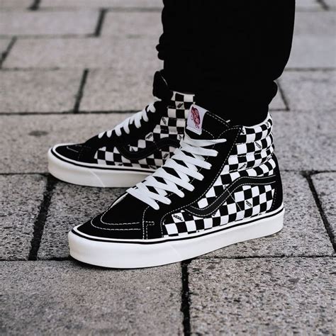 Pin By Jules On Basket Vans Shoes Fashion Vans Shoes High Tops Mens