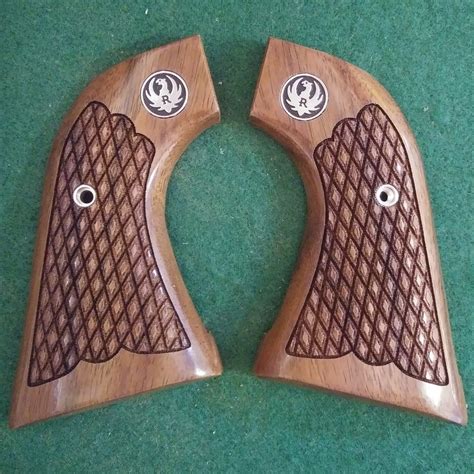Ruger New Vaquero Extended Xr3 Walnut Checkered With Medallions