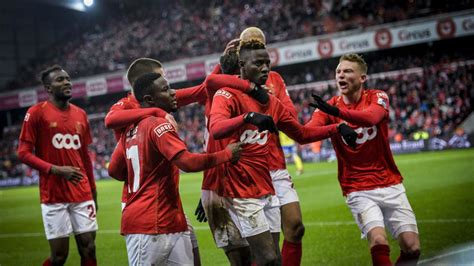 Resultados en vivo, actualizaciones y enfrentamientos directos. Standard - Antwerp, Genk - Anderlecht, Saint-Trond - SC ...