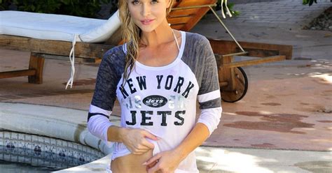 Joanna Krupa T Shirt Mouill Et Bikini Pour La Star De T L R Alit Purepeople