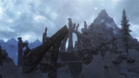 Use the combination snake, snake, fish to solve the pillar puzzle and open the gate. Skyrim - Bleak Falls Barrow III by Riot23 on DeviantArt