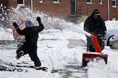 Idiots In Winter 24 Photos That Prove The Cold Can Still Be Fun