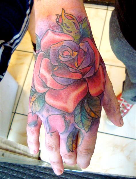 Roses are frequently related to girls. Tattoo Tuesday No. 123 | Senses Lost
