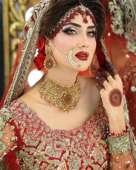 Instagram Post By Kashees Beauty Parlour • Jun 26 2018 At 1141am Utc Gorgeous Bridal Makeup