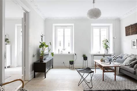 Per floor has two units for living two families. Small yet ultra charming one bedroom apartment in Linnestaden