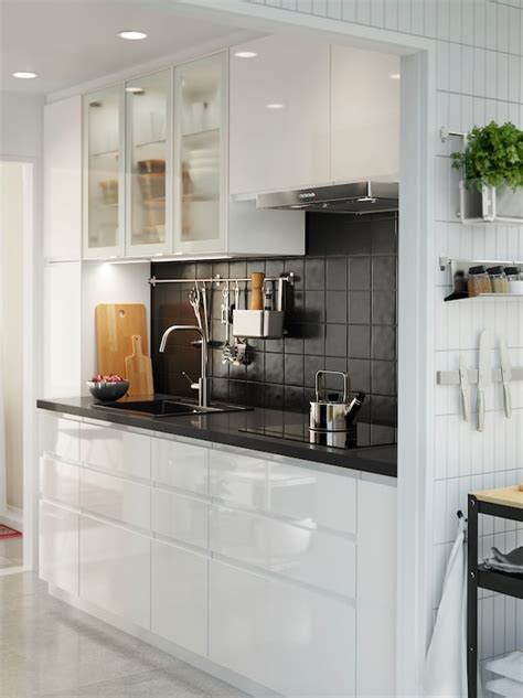 Jan klarenbeek keukens en badkame afmetingen h. Een minimalistische VOXTORP hoogglans witte keuken - IKEA