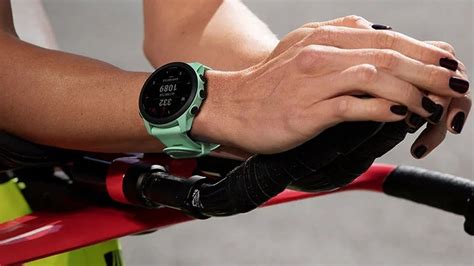 Untuk mencapai ke tahap kecergasan ini seseorang harus baik. Garmin Forerunner 745, jam kecergasan yang ringan fizikal ...