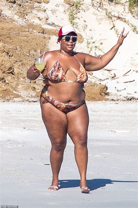 Lizzo Shows Off Curves In Teeny Bikini On Mexican Getaway H Beauty