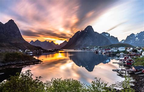 Midnight Sun At Reine Lofoten Norway By Europe Trotter
