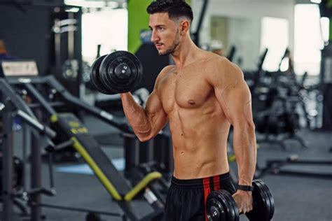 Brazos Musculosos Tres Ejercicios Para Aumentar Bíceps Y Tríceps
