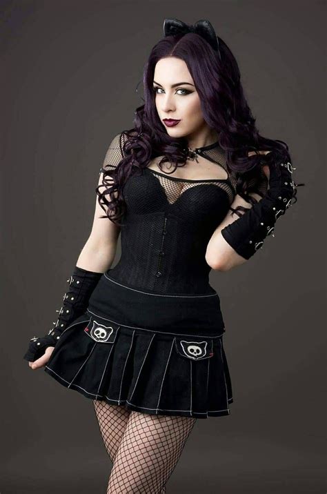 Sexy Goth Girl Nippy File