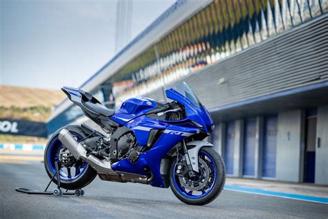 2020 Yamaha Yzf R1 And Yzf R1m Review 23 Fast Facts
