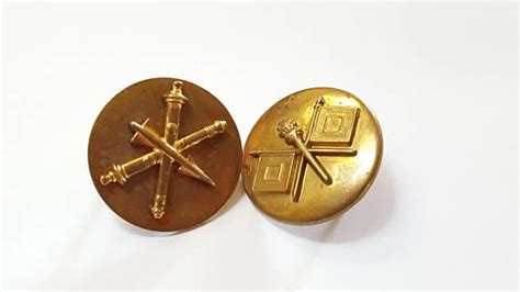 2 Military Lapel Pins~wwii Brass Collar Pins~military Collectible~us
