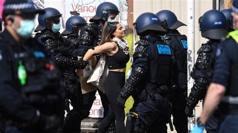 Coronavirus Melbourne Police Arrest 74 Anti Lockdown Protesters BBC News