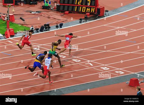 Aries Merritt United States Crosses Finish Line Men S 110m Hurdles Final Stadium London