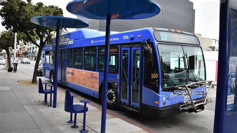 Beefy Isl G Santa Monicas Big Blue Bus 1724 Youtube