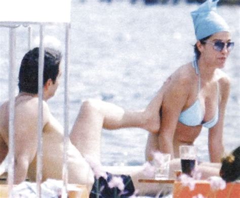 Deniz Akkaya Turkish Celebrity Boobs Tits Frikik Meme Nude Photo