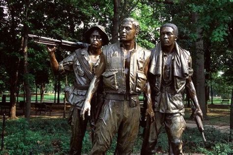 Three Servicemen Statue Vietnam Veterans Memorial Washington Dc Usa