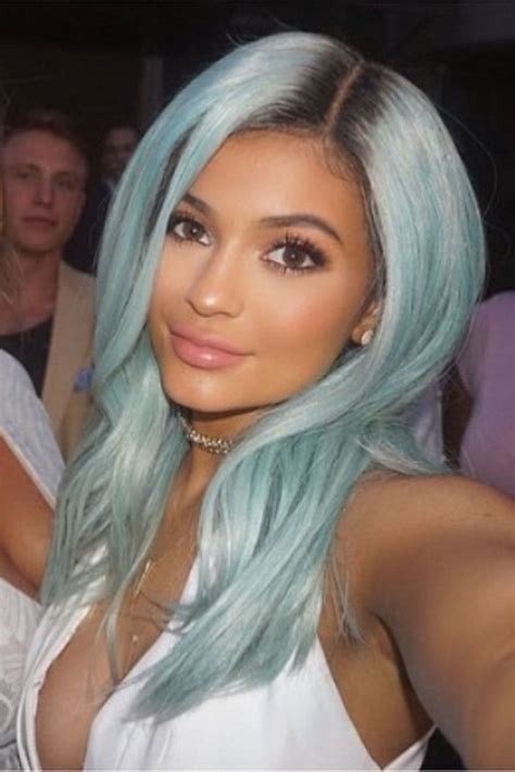Kylie Jenner Blue Hair Pastel Trend Hair Grazia Daily Icy Blue Hair Pastel Blue Hair Green