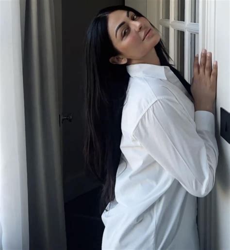 Sexy Neeru Poses In Video 😵‍💫😍🙌🏽💣 Shes So Damn Beautiful R