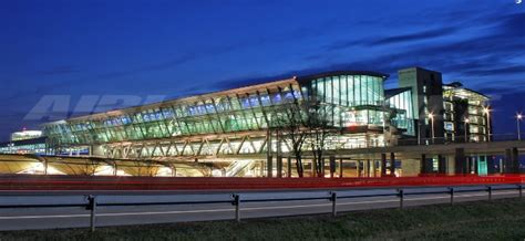 La seguente è una lista di aeroporti in germania. Aeroporto di Lipsia: arrivi, partenze e come arrivare dall ...