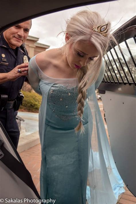 Queen Elsa Arrest Berita Fadjar