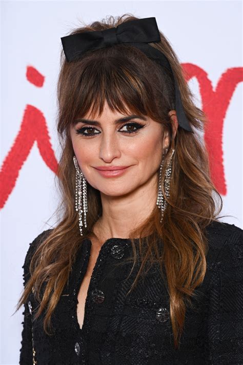 penélope cruz puts a grown up twist on a girlish hair accessory vogue india