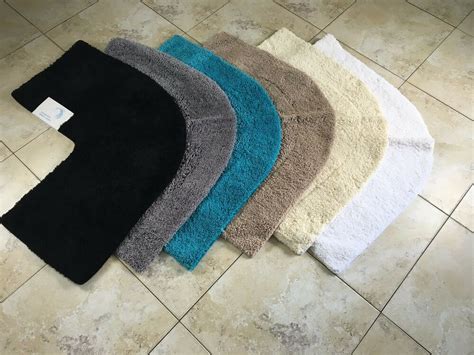 The refinished bathtub mat by refinished bath solutions is manufactured using natural rubber instead of cheap plastic which goes into making whereas most bathtub mats can leave unsightly scratches and marks on the surface of the tub, the protective suction cups keep the rest of the mat. Microfibre Non Slip Corner Shower Mat from Cazsplash | eBay