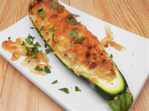 I like the delicate flavor that shallots impart, but you can also substitute a small yellow onion for the shallots. Cheese-stuffed Zucchini | Recipe in 2020 | Zucchini, Food ...