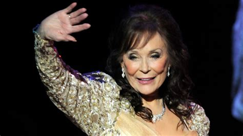 la star de la musique country loretta lynn décède à l âge de 90 ans actualités ents and arts